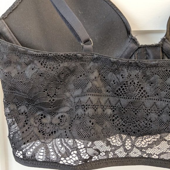 Black Front Close Lace Bralette - Picture 4 of 5